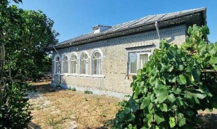 Casă cu 2 camere cu Teren 816 Mp în Curcani