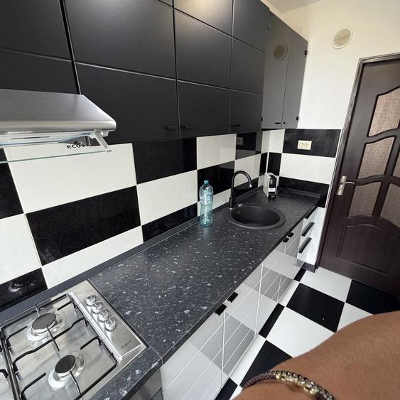 Apartament cu 2 camere nedecomandat în Mihai Bravu