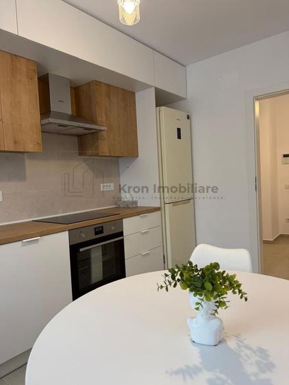 Apartament cu 2 camere decomandat, mobilat în Tractorul