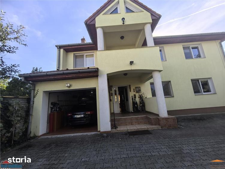 Casă cu 8 camere cu Teren 1150 Mp în Elisabetin