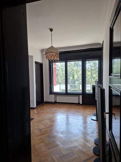 Apartament cu 2 camere semidecomandat în Cișmigiu