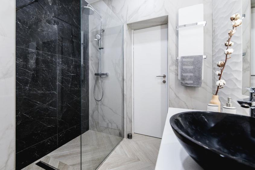 Casă cu 9 camere cu Canalizare în Barbu Văcărescu