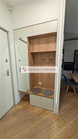Apartament cu 3 camere semidecomandat, mobilat în Pipera