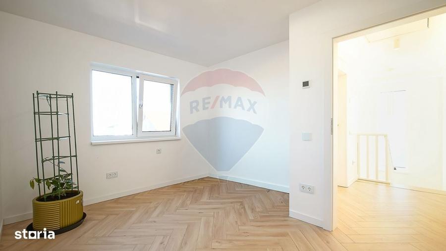 Casă cu 4 camere în Hărmanului