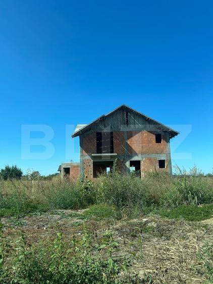 Casă individuală cu 6 camere cu Teren 635 Mp în Crevedia