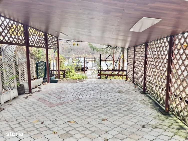 Casă cu 4 camere cu Teren 4500 Mp în Schitu Duca