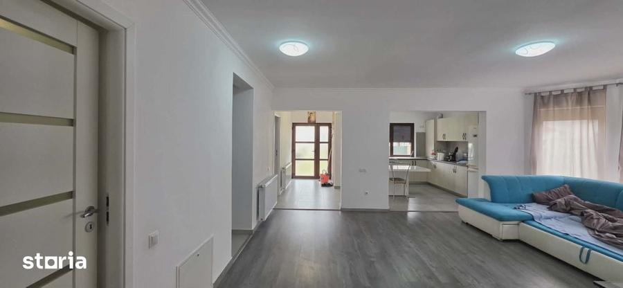 Casă cu 2 camere cu Teren 580 Mp în Sântandrei