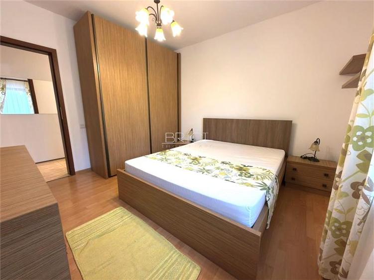 Apartament cu 3 camere semidecomandat, mobilat în Tractorul