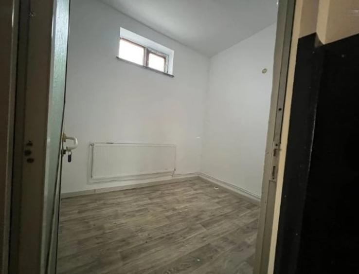 Spațiu comercial, de 106 mp, în Casa de Cultură