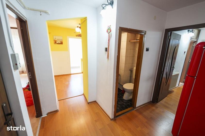 Apartament cu 3 camere decomandat în Albești
