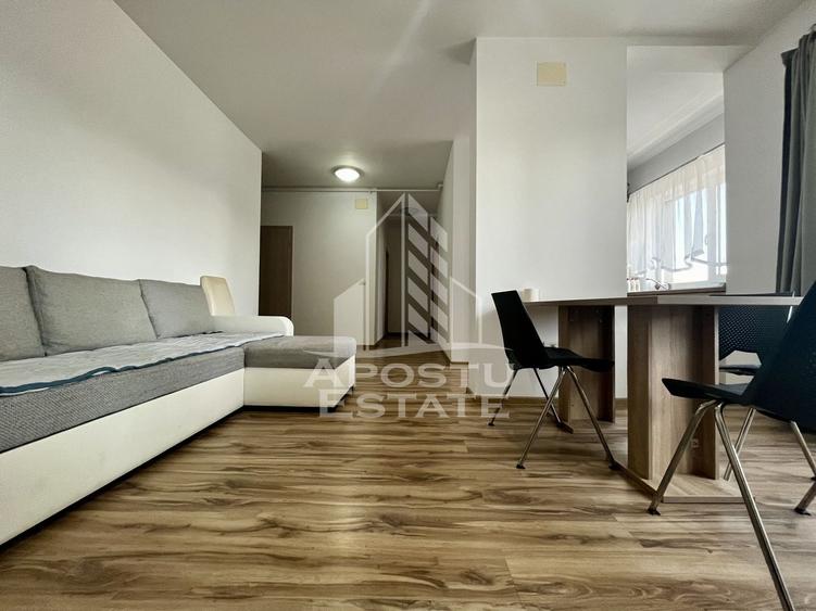 Apartament cu 3 camere semidecomandat, mobilat în Ciarda Roșie
