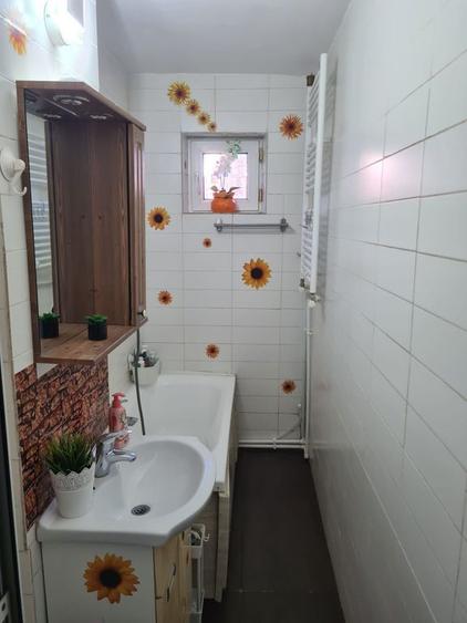 Apartament cu 4 camere semidecomandat, mobilat în Inel II