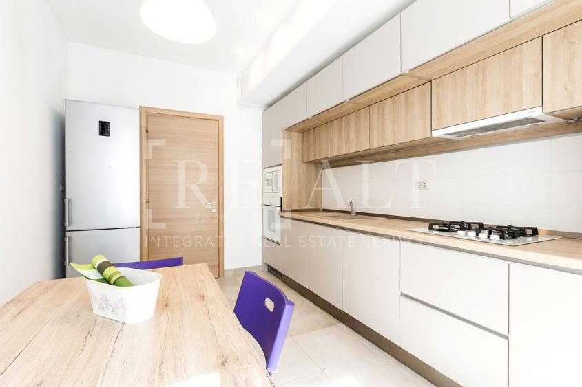 Apartament cu 3 camere decomandat, mobilat în Barbu Văcărescu