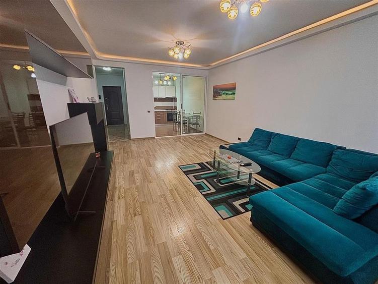 Apartament cu 2 camere semidecomandat, mobilat în Tractorul — fotografia 2