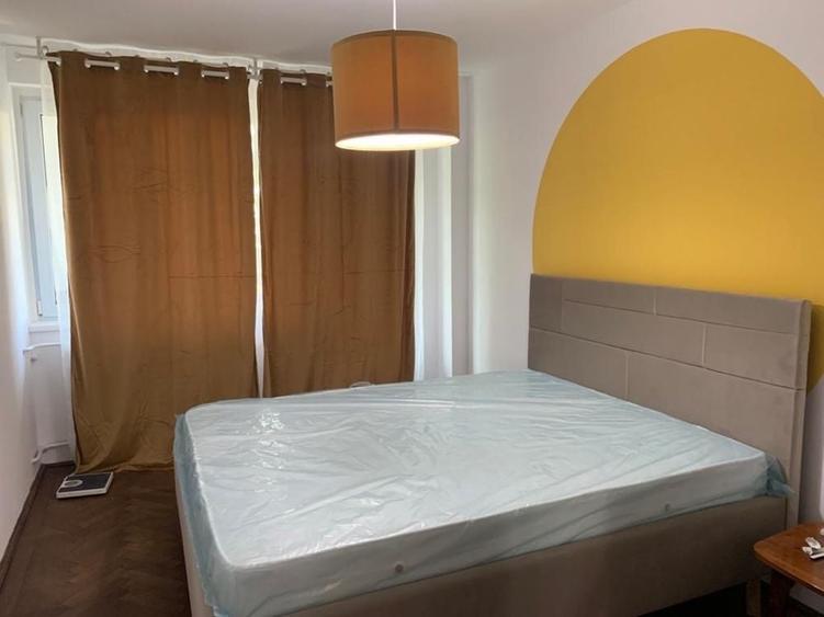 Apartament cu 3 camere nedecomandat în Ștefan cel Mare