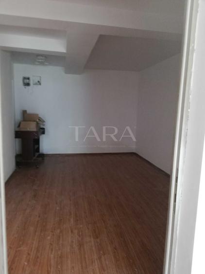 Apartament cu 3 camere vând an floresti - 6