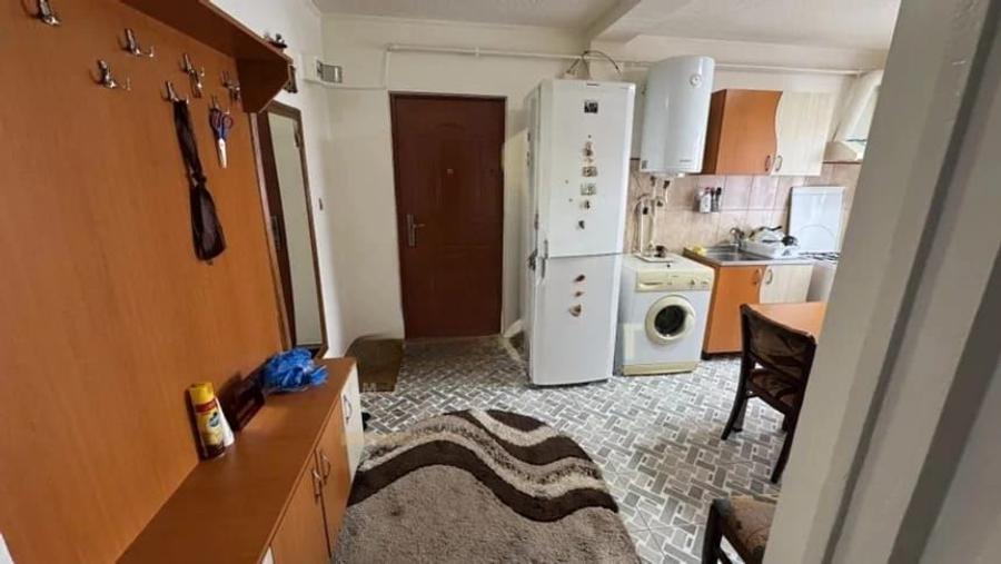 Apartament cu 2 camere semidecomandat, mobilat în Central