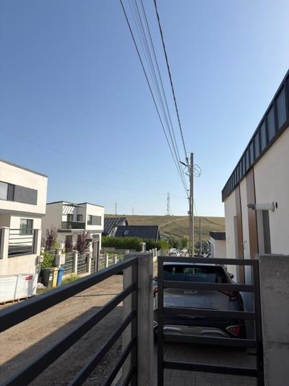 Casă individuală cu 4 camere cu Canalizare în Bulai