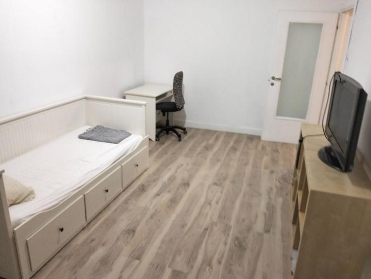 Apartament cu 3 camere decomandat, mobilat în Rahova