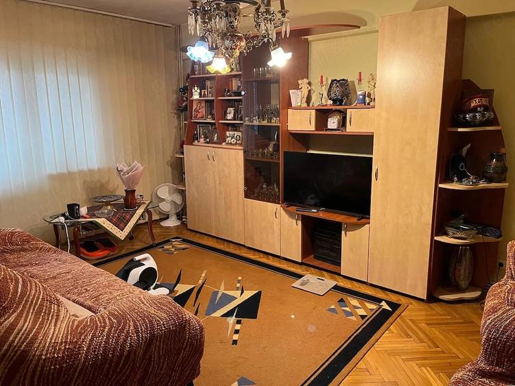 Vand apartament 3 decomandate camere ultracentral str Unirii - 3