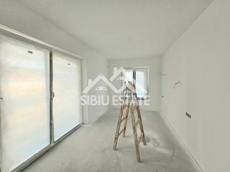 Duplex cu 4 camere cu Canalizare în Exterior Nord