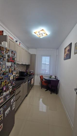 Apartament cu 3 camere decomandat în Militari