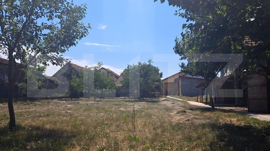 Spațiu comercial, de 7,900 mp, în Botiz