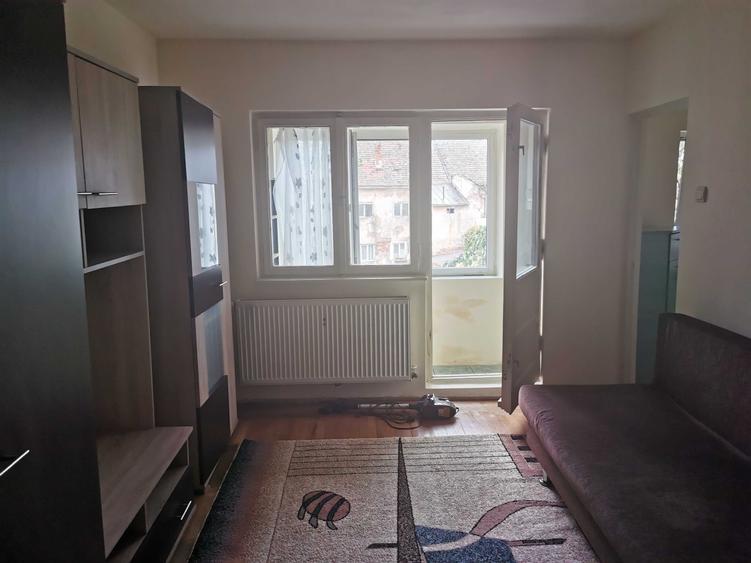 Garsonieră semidecomandată în Baba-Dochia