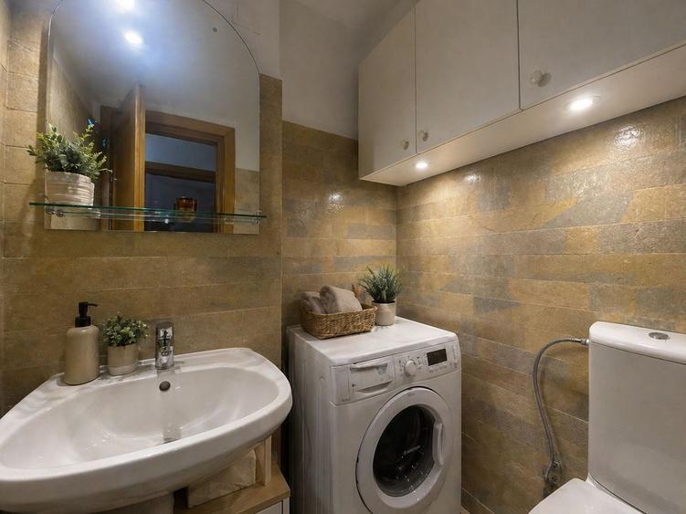 Apartament cu 4 camere decomandat, mobilat în Mărăști