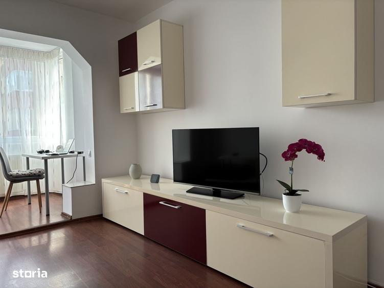 Apartament cu 3 camere decomandat în Astra