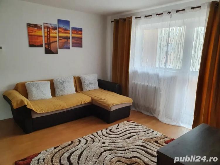Apartament cu 2 camere semidecomandat, mobilat în Cetate