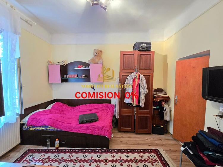 Apartament cu 3 camere semidecomandat în Universitate