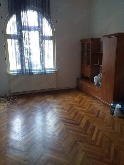 Casă cu 2 camere cu Teren 55 Mp în Foișorul de Foc