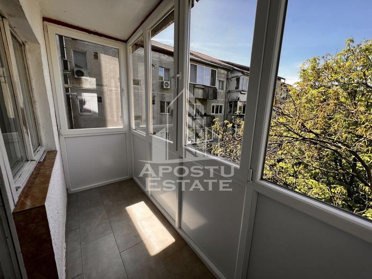 Apartament cu 3 camere decomandat în Soarelui