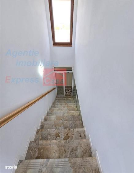 Casă cu 4 camere cu Teren 500 Mp în Aroneanu