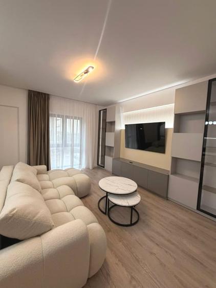 Apartament cu 3 camere semidecomandat, mobilat în Pipera — fotografia 2