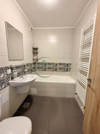 Apartament cu 2 camere decomandat, mobilat în Tractorul