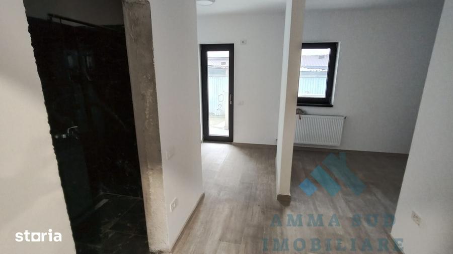 Casă cu 5 camere cu Teren 300 Mp în Apărătorii Patriei