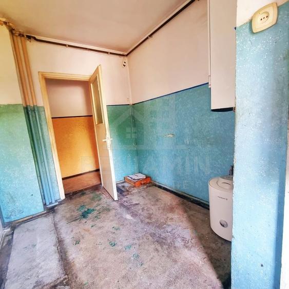 Apartament cu 3 camere semidecomandat în Florilor