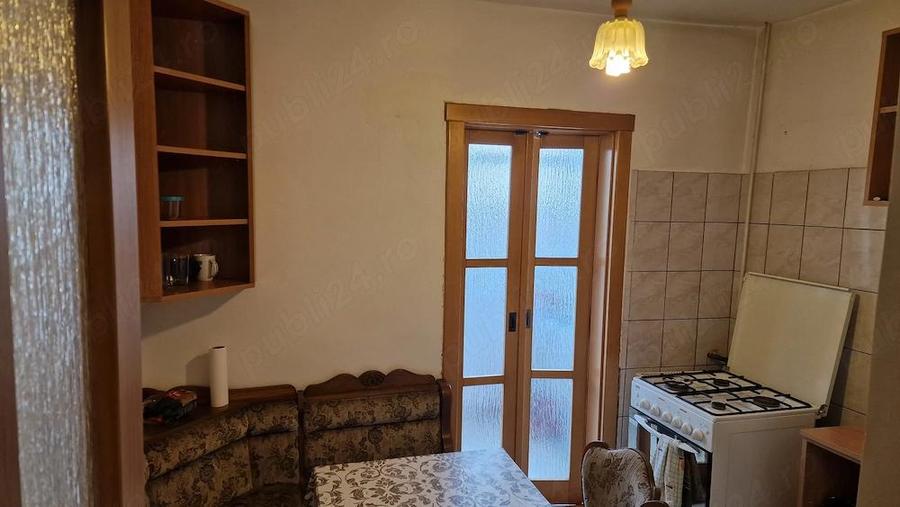 Apartament cu 3 camere decomandat în Soarelui