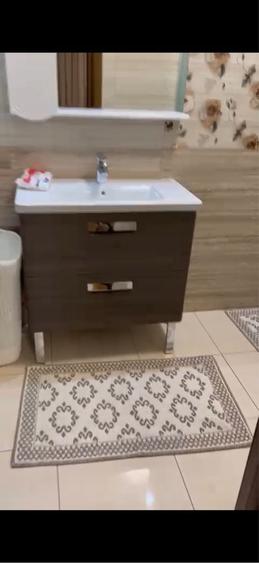 Apartament cu 4 camere decomandat în Dobroești