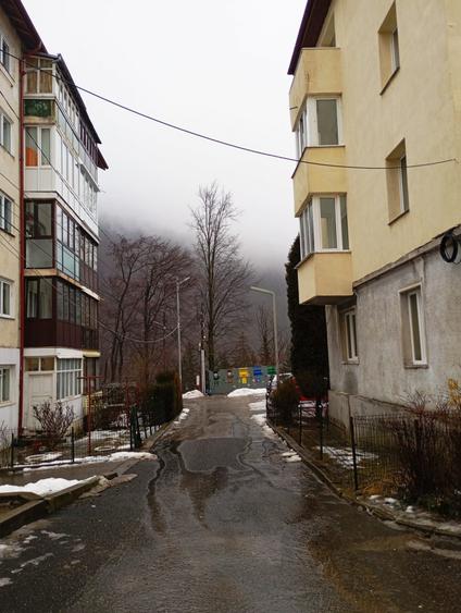 Apartament cu 2 camere decomandat în Calea Moroieni
