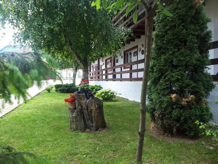 Casă cu 4 camere în Băile 1 Mai