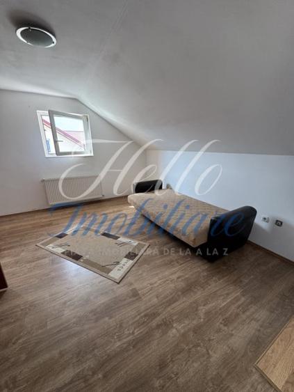 Apartament cu 3 camere semidecomandat, mobilat în Florești