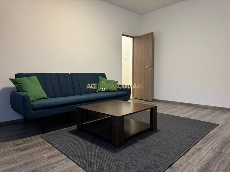 Apartament cu 3 camere semidecomandat, mobilat în Titan