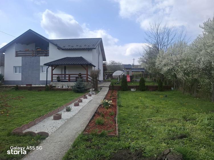 Casă cu 4 camere cu Teren 1345 Mp în Central