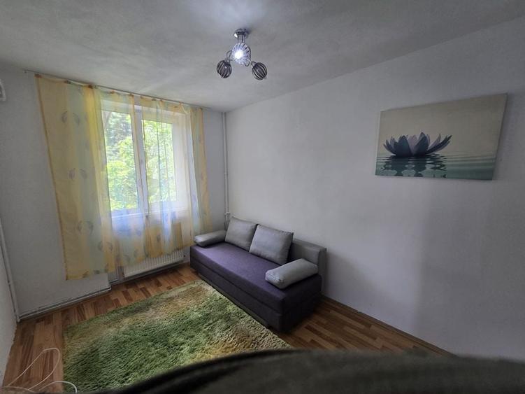 Apartament cu 2 camere decomandat în Moroasa 1