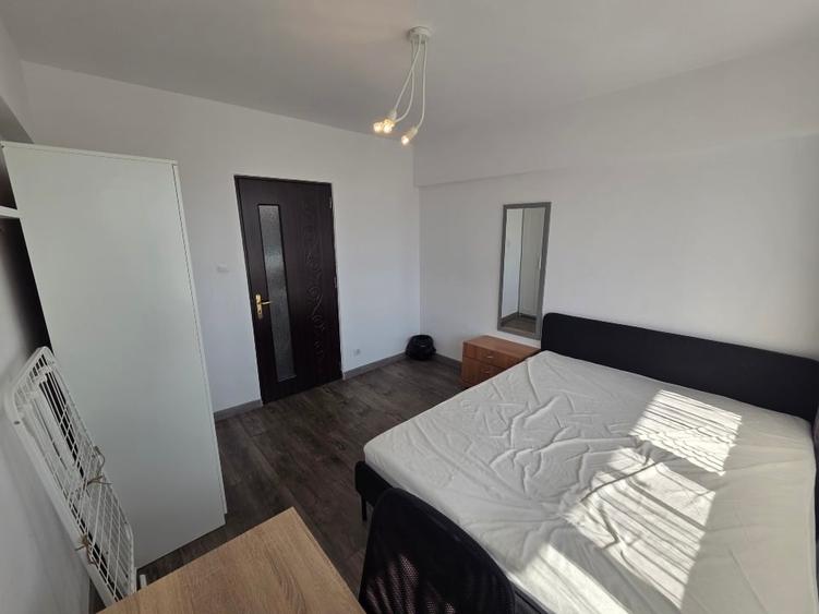 Apartament cu 3 camere semidecomandat, mobilat în Iancului