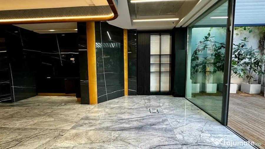 Casă cu 7 camere cu Teren 600 Mp în Aviatorilor