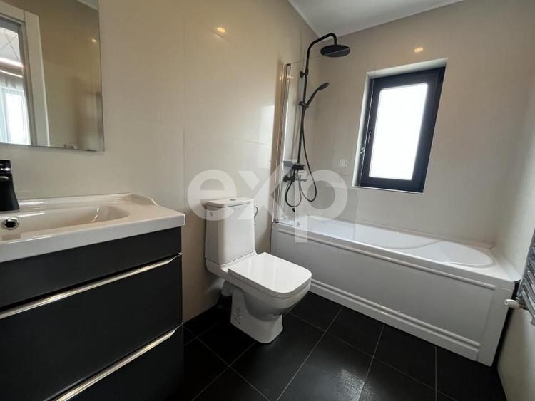 Casă individuală cu 3 camere cu Teren 360 Mp în Crevedia